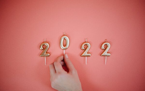 Featured image for the article "The Leap Year Shindig: Unique Party Ideas and Games to Celebrate the Extra Day in 2024". showing 2022 Candles